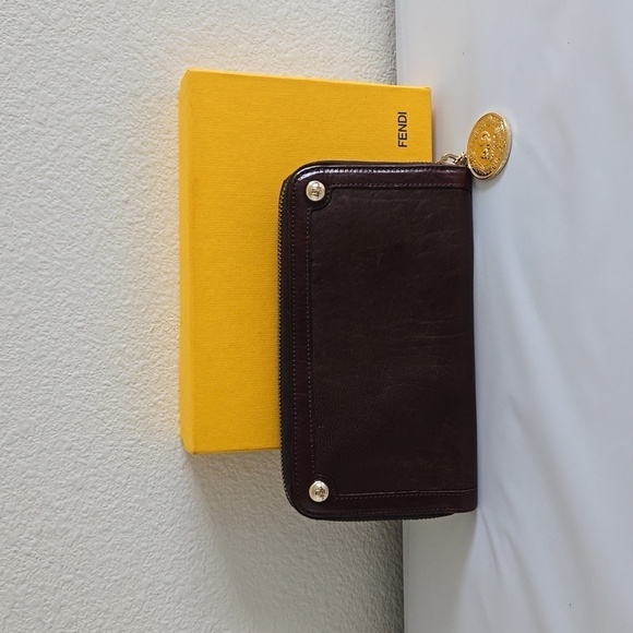 FENDI Large Wallet Authentic Brown Leather with Gold Hardware 7.25"×4" - Picture 1 of 16